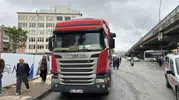 Uşak'ta yürek yakan kaza: Yeşil ışık yanınca hareket eden tırın altında kalan yaşlı adam kurtarılamadı