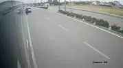 Karaman'da dehşet anları: Otomobilin çarptığı bisikletli servis aracının altına uçtu