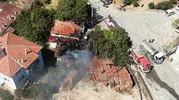 Bahçedeki küçük kıvılcım bir ailenin yuvasını yok etti