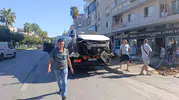Alanya'da dehşet anları: Kontrolden çıkan araç durağı adeta biçti