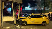 Çorlu'da gece yarısı dehşeti: Alkollü sürücü dükkana daldı