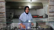 Yıkıntıların arasından doğan başarı: Depremzede anne şimdi 8 kişiye ekmek kapısı oldu