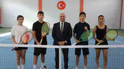 Doğu Anadolu'nun tenis yıldızları Ağrı'da buluştu: 66 sporcu kortta ter döküyor