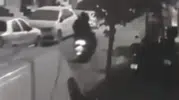 İstanbul'da dernek binalarını hedef alan saldırganlar motosikletli kaçış sırasında yakalandı