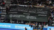 Turgutlu'da basketbol parkesinde vicdan nöbeti: Çocuklar için siyah kartonlu isyan