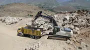 Erzincan'ın sokaklarına asırlık imza: Kendi taşını kendi üretiyor