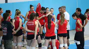 Turgutlu'nun filedeki sultanları sezonu taraftarıyla açıyor