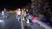 Manisa'da gece yarısı dehşeti: Bariyerlere sıkışan sürücü için zamana karşı yarış