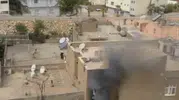 Nusaybin'de korku dolu anlar: Balkonda mahsur kalan iki kişi son anda kurtarıldı