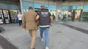 Emre Alkin'in gözaltı sürecinden ilk görüntüler: Sağlık kontrolüne getirildiği anlar kaydedildi
