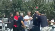 Şanlıurfa'da gündüz vakti dehşet anları: Sokak ortasında taşlı sopalı meydan savaşı