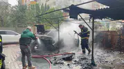 Otomobilini kurtarmak isterken alevlerin arasında kaldı