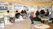 Efeler'de öğrencilerin yeni buluşma noktası: Yurt Kafe dolup taşıyor