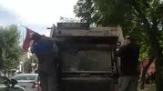 Çöp konteynerinin yanında fark ettiler: Temizlik işçilerinin örnek davranışı takdir topladı