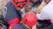 Doğubayazıt'ta korku dolu anlar: Enkazdan sağ çıkarıldı