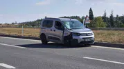 Eskişehir'de trafik kazası: Tıra çarpan araç hurdaya döndü