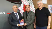 Depremin ilk 96 saati kağıda döküldü: O acı dolu günlerin tanıklığı kitaplaştı