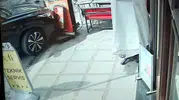 Edirne'de şaşkına çeviren kaza: Alkometreyi üflemek yerine içine çekti