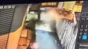 Beylikdüzü'nde gece yarısı dehşeti: Kontrolden çıkan araç dükkana daldı