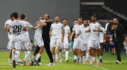 İzmir derbisinde kritik randevu: Tribünler boş, sahada gençlerin sınavı var