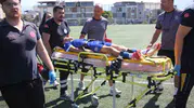 Sahada nefes kesen anlar: Genç futbolcunun hayatını o hamle kurtardı