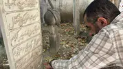 İzmir'in manevi hafızası Basmane'de kaderine terk edildi: Evliya kabri çöplerin gölgesinde kaldı