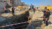 Antakya'da korku dolu anlar: Altyapı kazısında toprak altında kaldılar