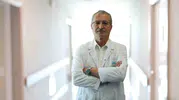 Yutkunurken hissettiğiniz o takılma basit bir mide yanması olmayabilir