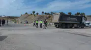 Şenlikçe köyünde dehşet anları: Hafriyat kamyonu ile ticari araç çarpıştı