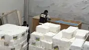 Plastik ambalaj deposunda şoke eden keşif: Milyonluk uyuşturucu hattı çökertildi