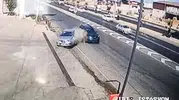 Turgutlu'da akaryakıt istasyonunda dehşet anları: TIR'a çarparak durabildi