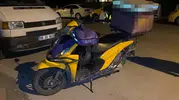 Bolu'da kurye dehşeti: Kavşakta taksi ile çarpışan motosikletli yola savruldu