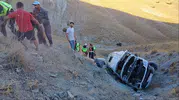 Keban'da korkunç kaza: İşçi servisi uçuruma sürüklendi