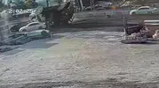 Malatya'da dehşet anları: Asfalt yüklü kamyonun karıştığı kaza kamerada