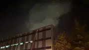 İnegöl sanayisinde gece yarısı paniği: Tekstil fabrikasının çatısı alevlere teslim oldu