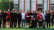 Siyah-kırmızılılarda sezon öncesi moral dopingi: Tribünlerden tam destek