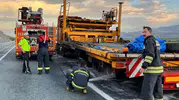 Sakaltutan Geçidi'nde korku dolu anlar: Tırın dorsesi alevlere teslim oldu