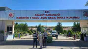 Kırşehir'de uzun süredir aranan firari operasyonla yakayı ele verdi