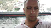 Kamyonuna yük getirdiği iş yerinde feci son: Tonlarca demir üzerine devrildi