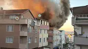Darıca'da geceyi aydınlatan alevler: Mahalleliyi sokağa döken yangın paniği