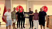 Kuşadası'nın ticari kalbinde kritik buluşma: Esnafın sesi MHP teşkilatına taşındı