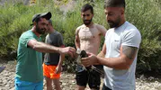 Pülümür Çayı'nda beklenmedik kurtarma operasyonu: Yaralı şahine üç arkadaş yetişti
