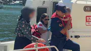 Denizin ortasında gelen acil yardım çağrısı: Minik yolcu için zamanla yarışıldı