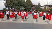 Sarıgöl'de okul zili coşkuyla çaldı: Miniklerin performansı göz doldurdu