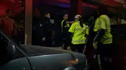 İnegöl'de alkollü sürücü ve arkadaşlarının polis ekipleriyle yaşadığı gergin anlar kamerada
