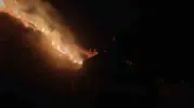 Erzurum'da kışlık hazırlıklar alevlere teslim oldu: Yüzlerce balya saman dakikalar içinde yok oldu