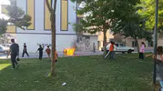 Oyun sandıkları ateş kontrolden çıkınca panik dolu anlar yaşadılar