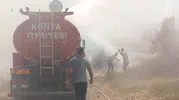Akşehir Gölü kıyısında korkutan yangın: Depo küle döndü