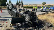 Uşak'ta direksiyon hakimiyeti kayboldu: Otomobil hurdaya döndü