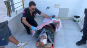 Çatıdaki tadilat kabusa döndü: İşçi metrelerce yüksekten balkona çakıldı